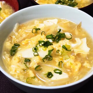 簡単に♪豆腐とモヤシと卵の中華スープ